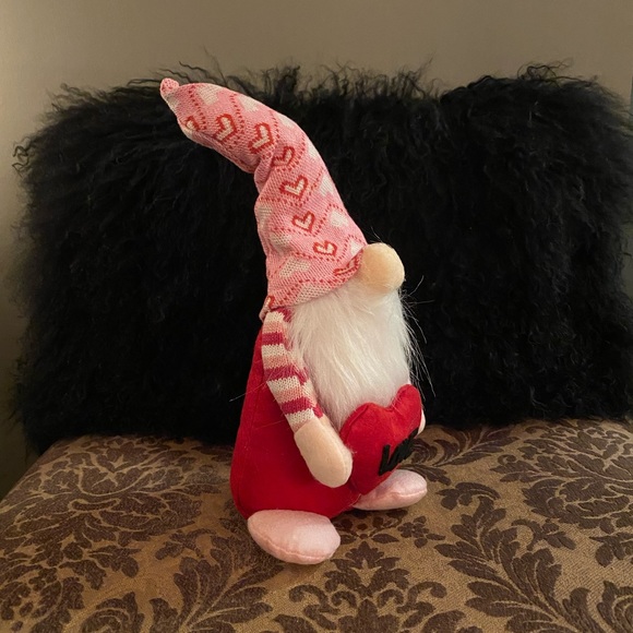 Kissing Booth Wooden Sign & Love Gnome - Picture 5 of 7